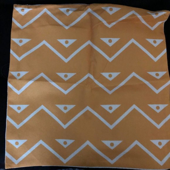 18x18 NWT Yellow Geometric design pillow covers - Picture 3 of 5
